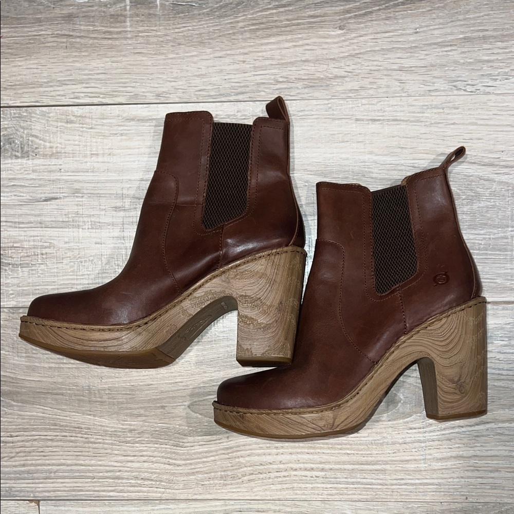 BORN Brown‎ Leather Platform Chelsea Boots - Women's - Picture 2 of 6